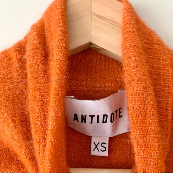 Antidote Turtle Neck Sweater - Picture 4 of 10